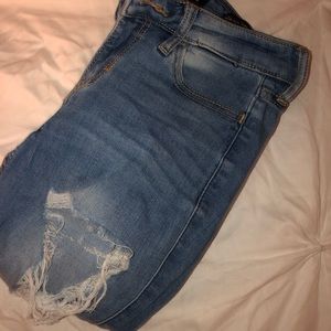 Super ripped skinny jeans 🦋